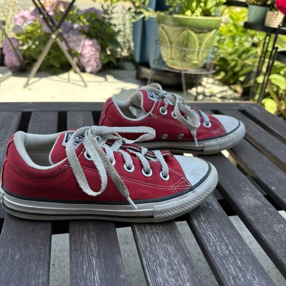 Converse Kids 1 (GS) Red Chuck Taylor All Star Sneakers Classic Low Top Canvas